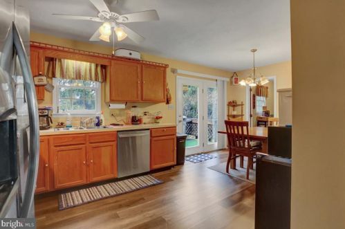 4 Holly Ct, Lees Cross Roads PA  17257-8749 exterior