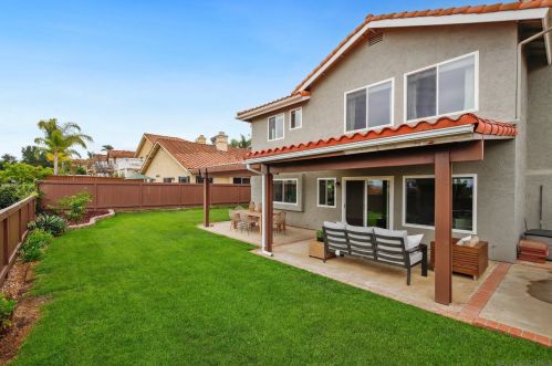 2042 Sequoia Crst, Vista, CA 92081-7332