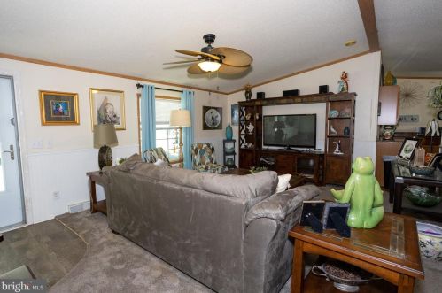 266 Tony Cir, West Deptford NJ  08051-1948 exterior