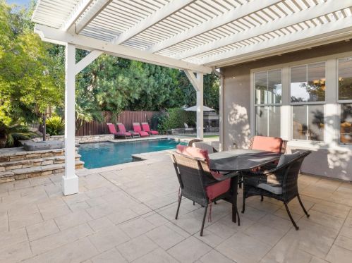 2075 Merlot Dr, Morgan Hill CA  95037-3883 exterior