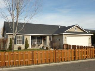 805 Jessica Ct, Grandview, WA 98930-1655