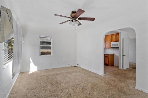 1312 Pacific Beach Dr, San Diego, CA 92109-5212