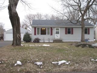 1755 Pinewood Dr, Saint Paul, MN 55126-4944