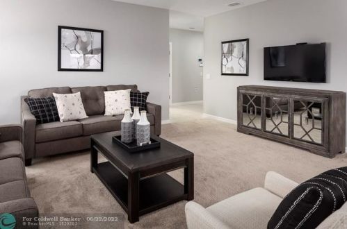 3668 Sapphire Hollow Way, Fort Pierce FL  34981 exterior