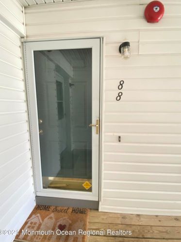 88 Des Moines Ct, Tinton Falls, NJ 07712-3171