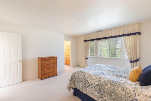 1195 Exeter Dr, Santa Rosa CA  95401-8823 exterior