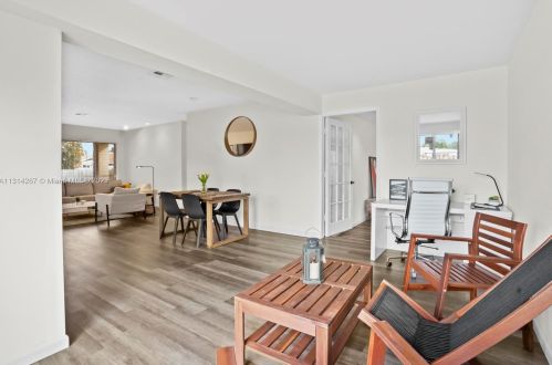 48 7 St, Dania Beach FL  33004-2306 exterior