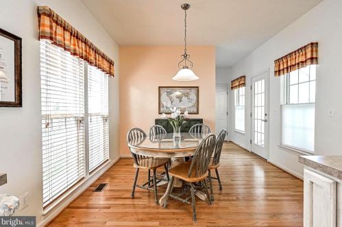 34 Stocks St, Lovettsville VA  20180-8640 exterior