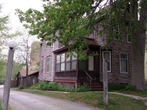 338 Smith St, Milwaukee, WI 53207-1508