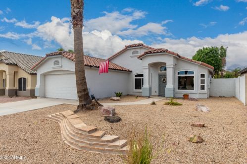 15273 Honeysuckle Ln, Sun City, AZ 85374-3493