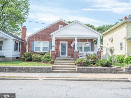 409 High St, Hummelstown, PA 17036-1902