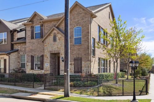 504 Willingham Dr, Richardson, TX 75081