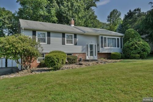 9 Brook Ave, Montvale, NJ 07645-2101