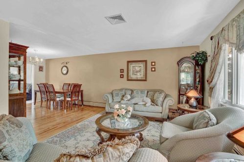 108 Nantucket Dr, Fishkill NY  12524-1021 exterior