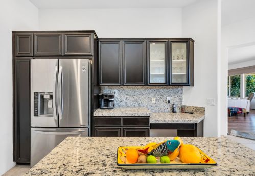 94 Kavenish Dr, Rancho Mirage CA  92270-3247 exterior