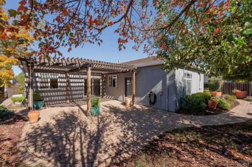 441 Kennwood Dr, Ukiah CA  95482-8767 exterior