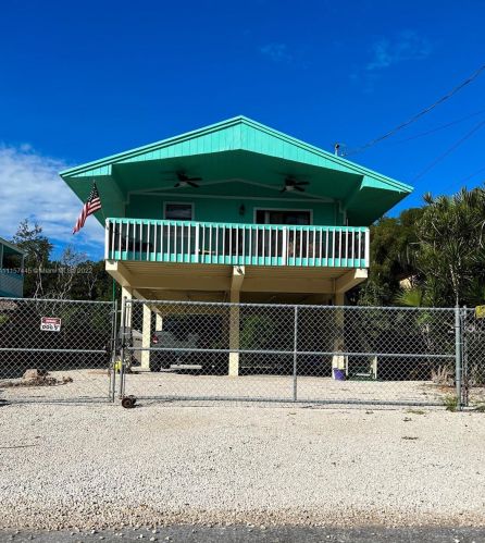 8 Meridian Ave, Key Largo, FL 33037-2017