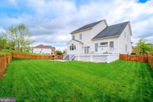 5737 Waterloo Bridge Cir, Haymarket VA  20169-8117 exterior