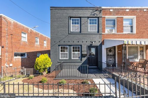 5371 Chillum Pl, Washington, DC 20011-2620