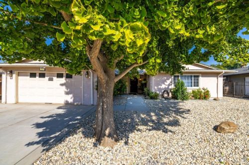 390 Berkshire Dr, Liberty Farms, CA 95620-2312