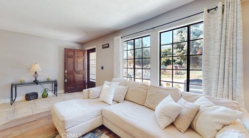 40152 Calle Plana, Santa Clarita CA  91390-1086 exterior