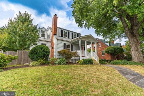 2836 Meadow Ln, Falls Church VA  22042-2321 exterior