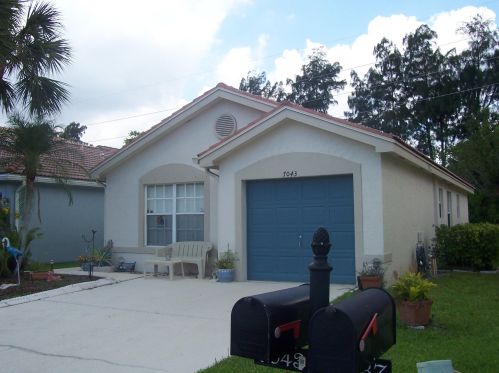 7043 Chesapeake Cir, Boynton Beach, FL 33436-8567