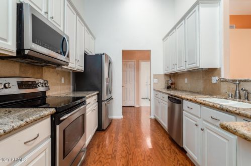 15601 11 Ave, Phoenix AZ 85021-4407 exterior