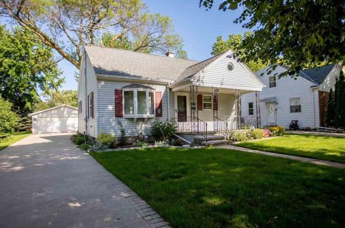 1416 13th Ave, Green Bay, WI 54304-3406