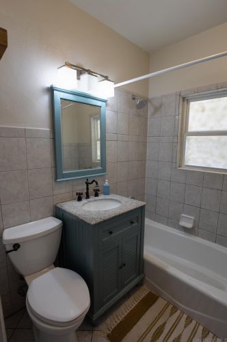 2422 J St, San Diego CA  92102-2925 exterior