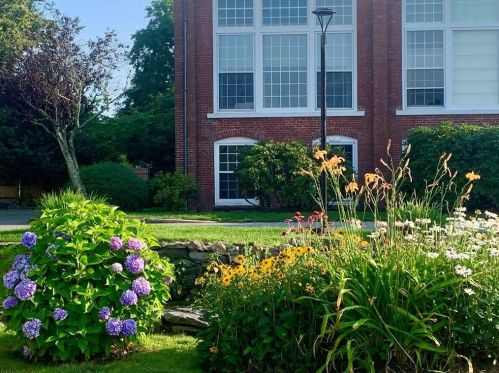 40 Web Ave, North Kingstown RI  02852-6822 exterior