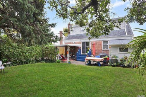 349 Bryn Mawr Rd, New Hyde Park, NY 11040-3508