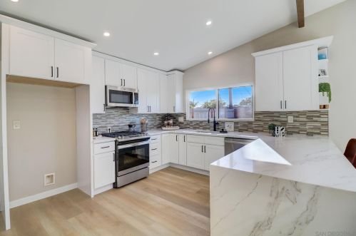 4190 Datcho Dr, San Diego CA 92117-4621 exterior