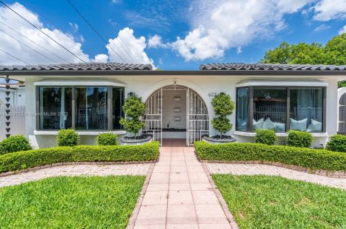 622 5th Ave, Hialeah, FL 33010-5343