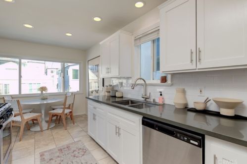 212 41st St, Manhattan Beach CA  90266-3141 exterior