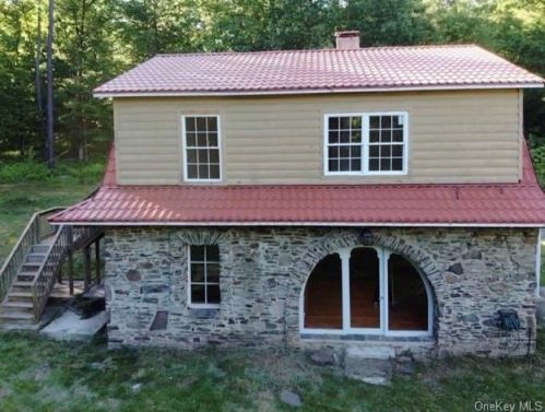 130 Woods Rd, Barryville, NY 12719-5112