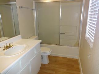 609 Littlejohn Ave, Bakersfield CA  93307-7027 exterior