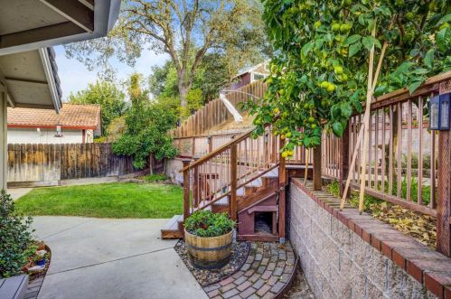 1235 Riv Blf Dr, Valley Home CA 95361-2655 exterior