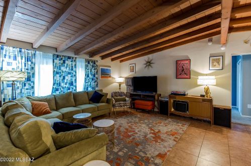 6744 Koralee St, Tucson AZ  85710-1033 exterior