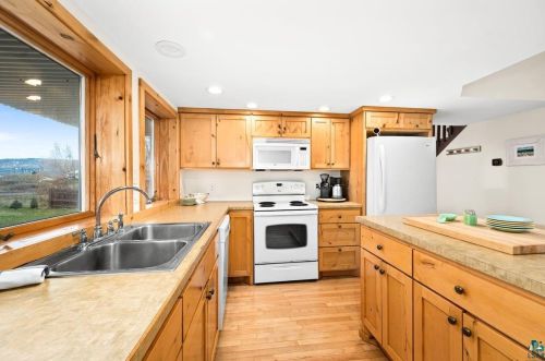 1335 Minnesota Ave, Duluth MN  55802-2425 exterior