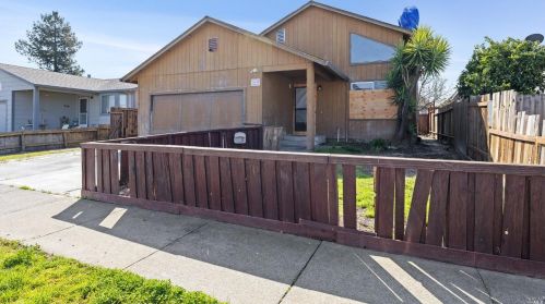 508 Courtyard Cir, Santa Rosa, CA 95407-6236