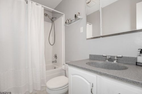 78 Hunters Ln, Sparta NJ  07871-2556 exterior