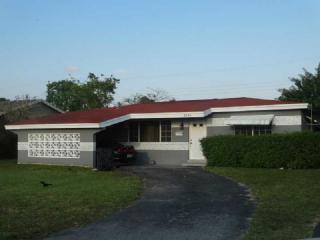 2281 Gulfstream Dr, Hollywood, FL 33023-3532