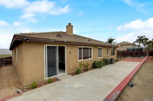 245 San Remo Ave, San Jacinto CA  92582-3082 exterior