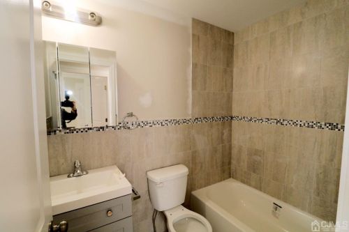 12 Rome St, Newark NJ 07105-3406 exterior