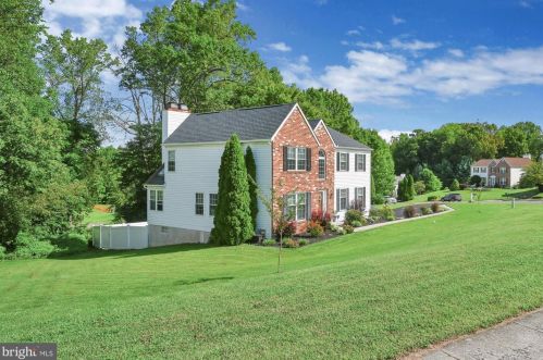 4231 Tara Cir, Boothwyn, PA 19061-2436
