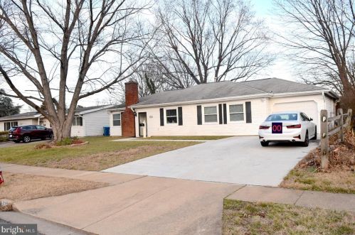 6305 Pioneer Dr, Springfield VA  22150-1623 exterior