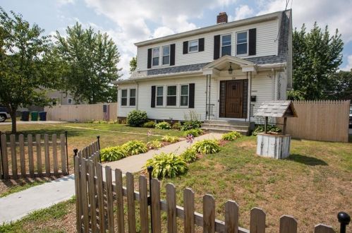 39 Pettaconsett Ave, Warwick, RI 02888-3105
