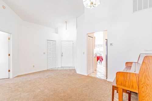 2772 Delcrest Dr, Orlando FL  32817-2668 exterior
