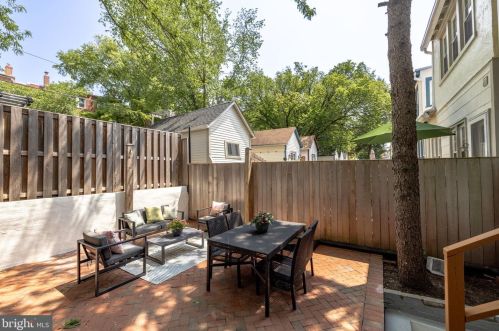 3843 Beecher St, Washington DC 20007-1802 exterior